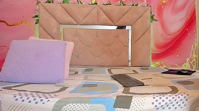 sweet  luna   online show from 02-25-26, 11:10