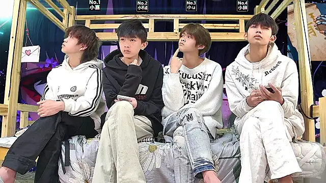 xiaohuangren01 online show from 03-13-26, 05:56