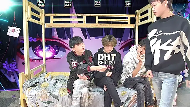 xiaohuangren01 online show from 03-28-26, 01:28