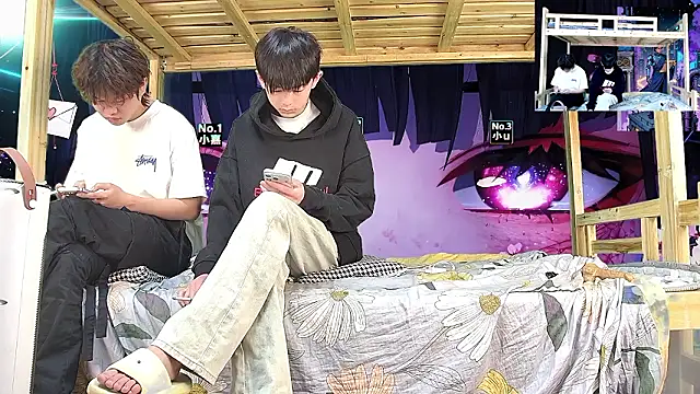 xiaohuangren01 online show from 03-05-26, 04:20