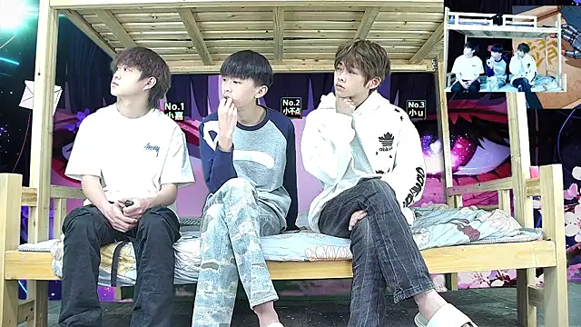 xiaohuangren01 online show from 02-27-26, 12:33