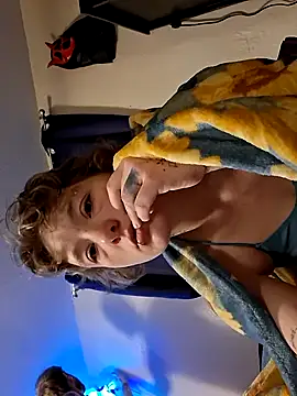 Snapshot of Tastybabe22 chatting on 02-15-26, 08:24 Tastybabe22 online show from 02-15-26, 08:24