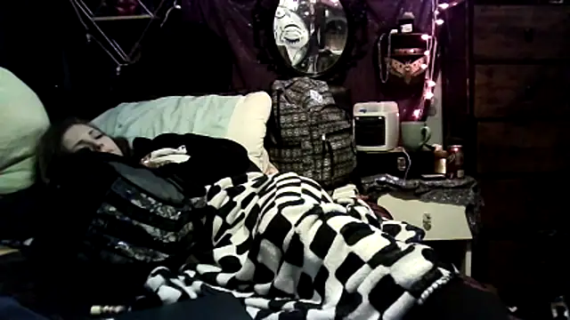 allymoon1369 online show from 04-13-26, 07:07