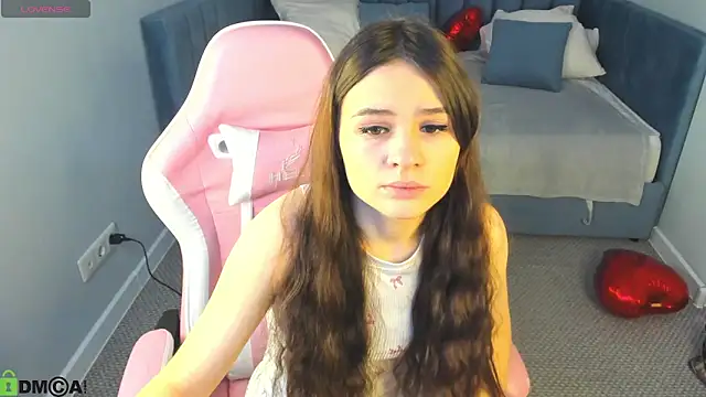 Snapshot of Eva_Anderson chatting on 02-15-26, 01:17 Eva Anderson online show from 02-15-26, 01:17