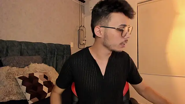 Snapshot of Alhan_Twink chatting on 07-12-26, 04:13 Alhan Twink online show from 07-12-26, 04:13