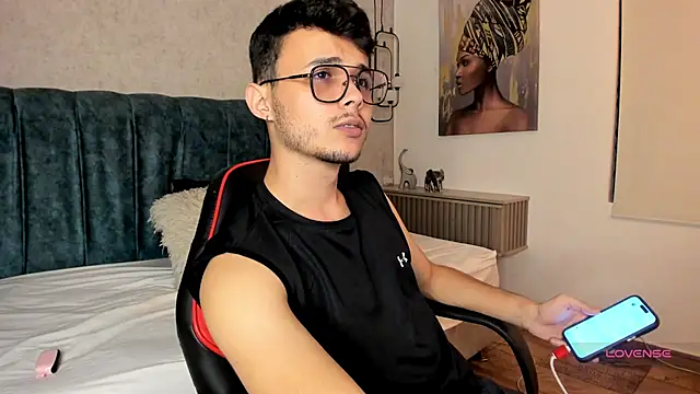 Snapshot of Alhan_Twink chatting on 06-17-26, 12:15 Alhan Twink online show from 06-17-26, 12:15