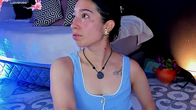 Noaah25  online show from 04-11-26, 03:36