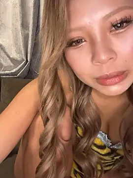 BADBITCHISAKI online show from 01-15-26, 01:25