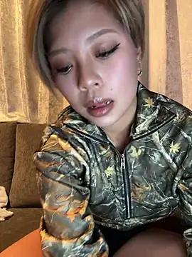 BADBITCHISAKI online show from 02-02-26, 01:10