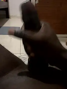 Snapshot of Bersti04 chatting on 01-15-26, 07:12 Bersti04 online show from 01-15-26, 07:12