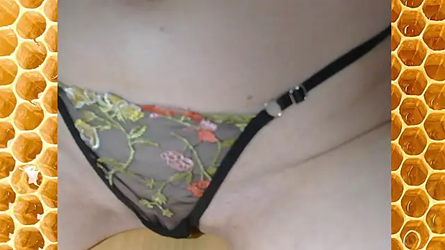 Snapshot of QueenoftheCats chatting on 01-14-26, 09:13 QueenoftheCats online show from 01-14-26, 09:13