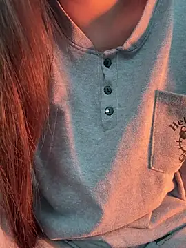 Snapshot of Donna9696 chatting on 02-04-26, 02:45 Donna9696 online show from 02-04-26, 02:45