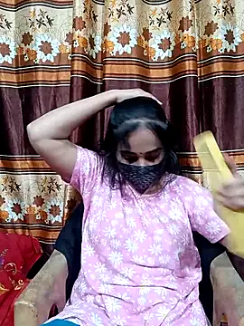 Snapshot of Red-Bird2 chatting on 02-19-26, 02:52 Red-Bird2 online show from 02-19-26, 02:52