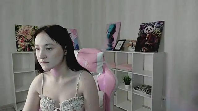 LexiVale online show from 02-11-26, 08:58