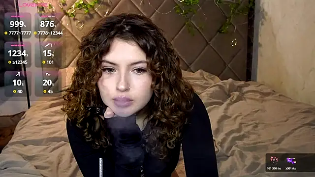 SueCurly online show from 02-17-26, 09:23