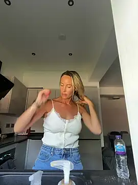 Daisyprin online show from 06-27-26, 11:49