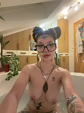 demonLamia online show from 05-13-26, 07:54