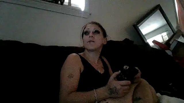 LadySn0w26 online show from 07-31-26, 07:22