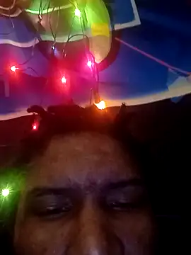 LadySn0w26 online show from 05-08-26, 06:17