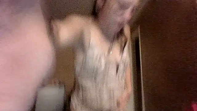 LadySn0w26 online show from 07-27-26, 06:53