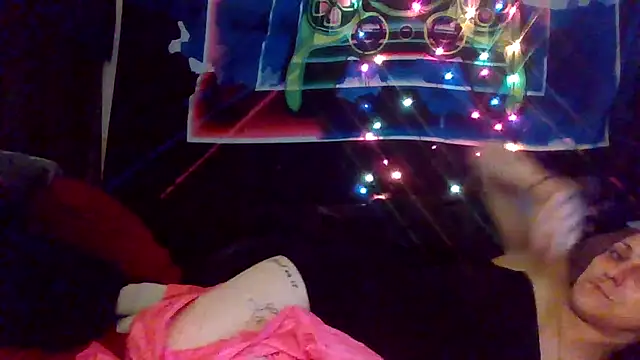 LadySn0w26 online show from 05-09-26, 08:07