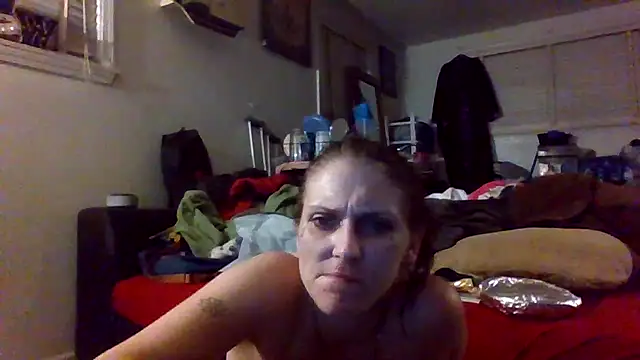 LadySn0w26 online show from 05-13-26, 02:18