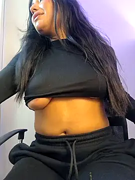 valenlopezz  online show from 06-02-26, 04:23