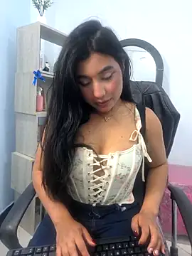 valenlopezz  online show from 05-14-26, 03:47