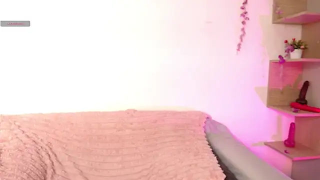 Snapshot of chloe_peach_ chatting on 05-19-26, 12:12 chloe peach online show from 05-19-26, 12:12