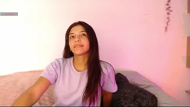 Snapshot of chloe_peach_ chatting on 05-26-26, 02:59 chloe peach online show from 05-26-26, 02:59