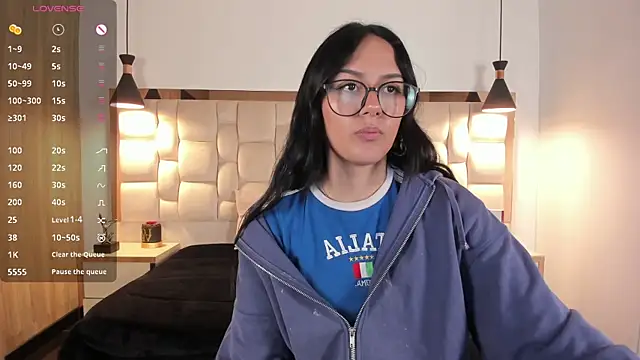 NiccolleHall online show from 02-16-26, 01:43