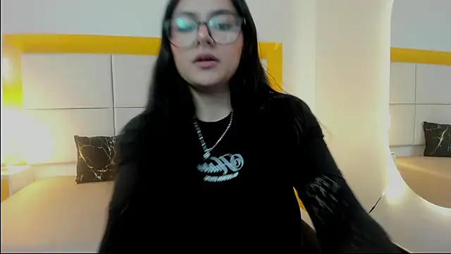 NiccolleHall online show from 02-20-26, 01:35