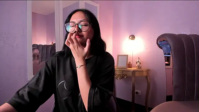 NiccolleHall online show from 02-24-26, 01:34