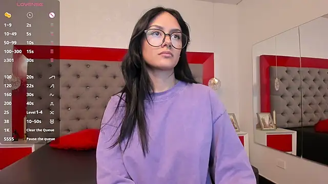 NiccolleHall online show from 02-10-26, 01:10