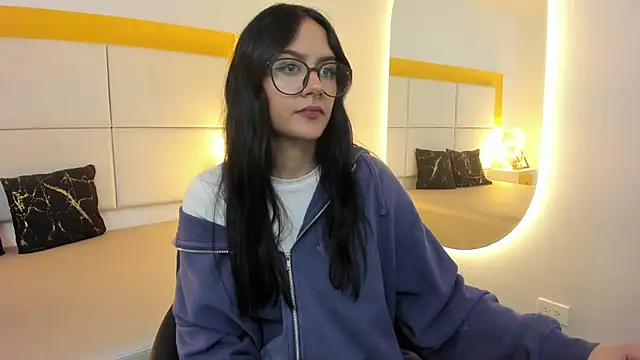 NiccolleHall online show from 02-27-26, 02:06