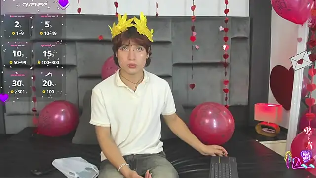 Snapshot of Liam_Grant chatting on 02-14-26, 07:03 Liam Grant online show from 02-14-26, 07:03