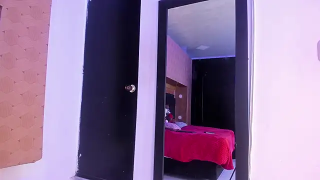 Snapshot of Samantha_Blaze1 chatting on 04-12-26, 11:13 Samantha Blaze1 online show from 04-12-26, 11:13