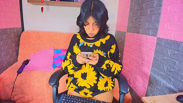 hotcakes uwu online show from 05-14-26, 01:13