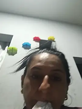 Snapshot of Luna_seductora12 chatting on 02-21-26, 02:35 Luna seductora12 online show from 02-21-26, 02:35