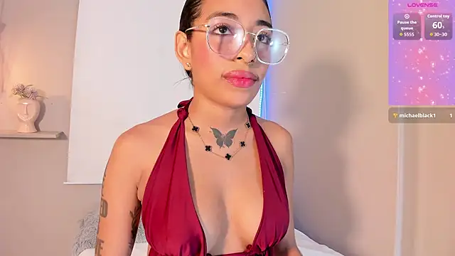 Snapshot of Scarlet_Vixen_ chatting on 06-07-26, 03:06 Scarlet Vixen online show from 06-07-26, 03:06