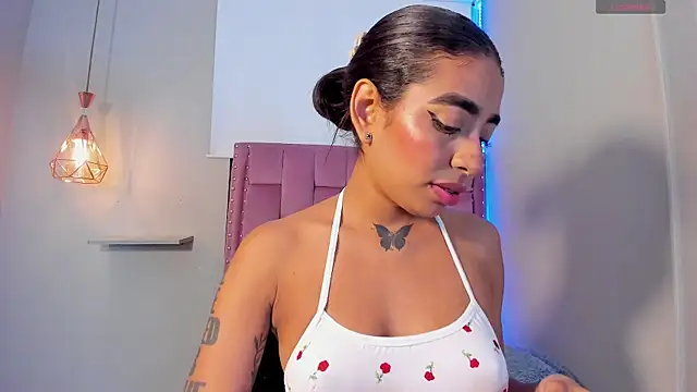 Scarlet Vixen  online show from 05-20-26, 03:47