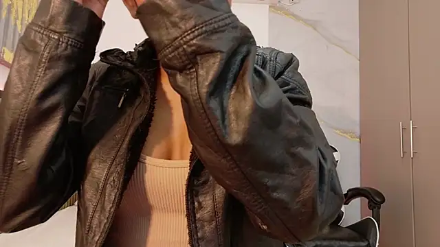 Scarlet Vixen  online show from 02-04-26, 12:44