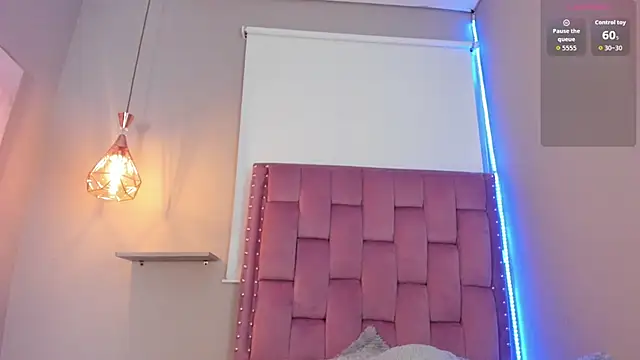 Scarlet Vixen  online show from 03-10-26, 12:42