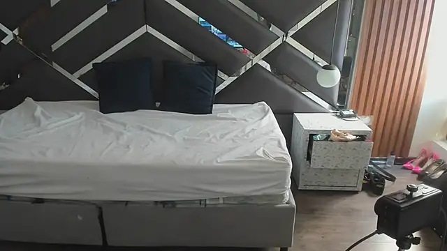 Ambarross  online show from 03-24-26, 01:22