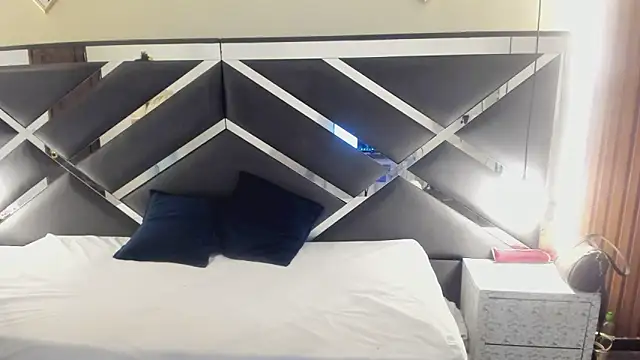 Ambarross  online show from 03-10-26, 12:42