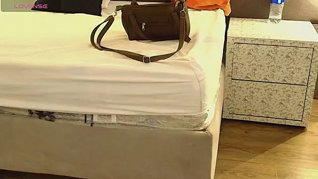 Ambarross  online show from 03-31-26, 01:24