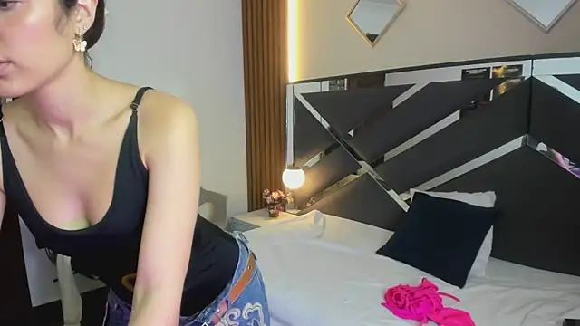 Ambarross  online show from 04-01-26, 02:03