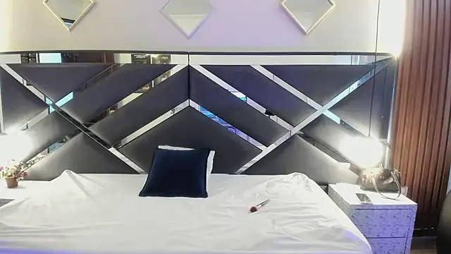 Ambarross  online show from 04-06-26, 01:23