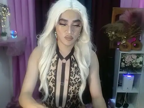 Snapshot of Kendalllust chatting on 02-07-26, 03:53 Kendalllust online show from 02-07-26, 03:53