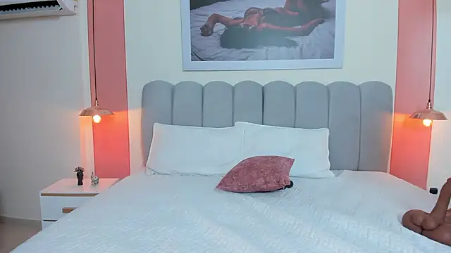 EmmaBoyd online show from 02-12-26, 11:43